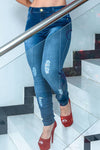 Calça Jeans Feminina Skinny com Leves Rasgos